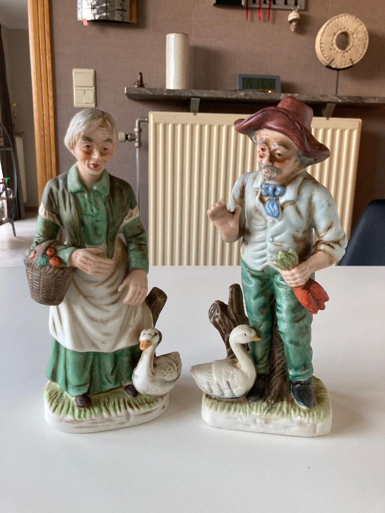 Porseleinen beeldjes boer en boerin, Ophalen of Verzenden, Zo goed als nieuw, Mens