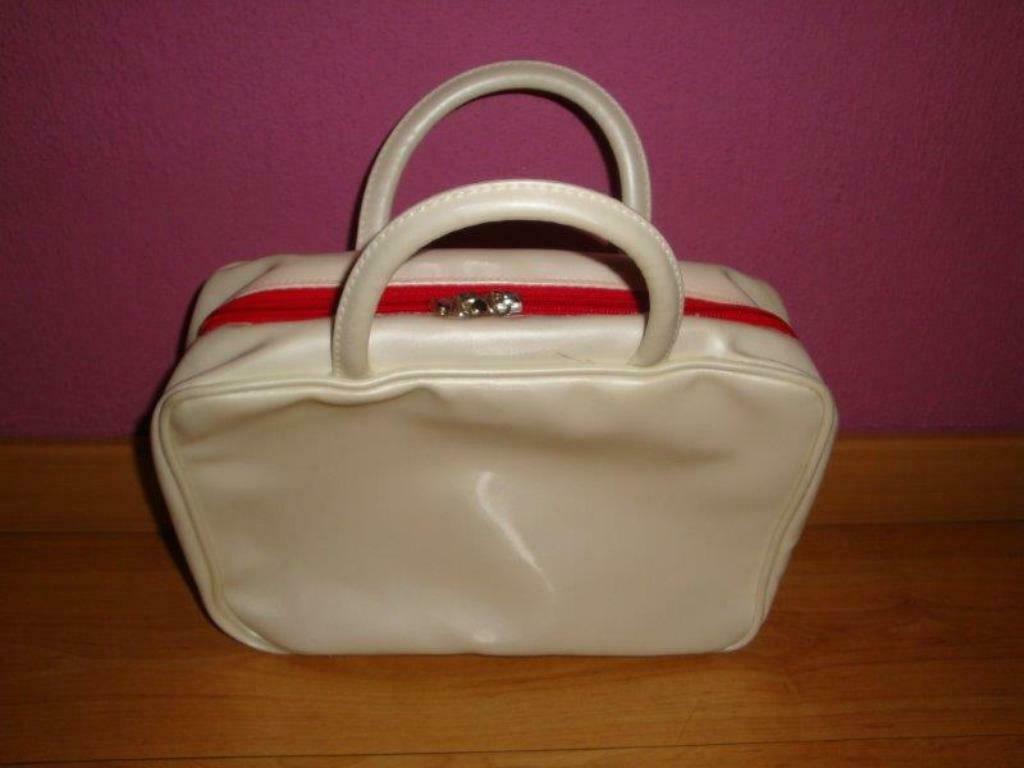 toilettas van Annayake, Ophalen, Zo goed als nieuw, Beige, Softcase
