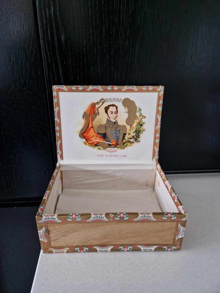 Originele authentieke grote houten sigarendoos origine Cuba, Verzamelen, Ophalen, Zo goed als nieuw, Tabaksdoos of Verpakking
