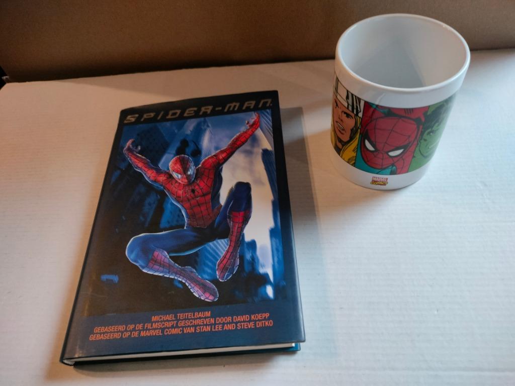 Marvel Comics  Retro Helden Gezichten Mok kop tas + boek, Ophalen of Verzenden, Zo goed als nieuw, Tv, Gebruiksvoorwerp