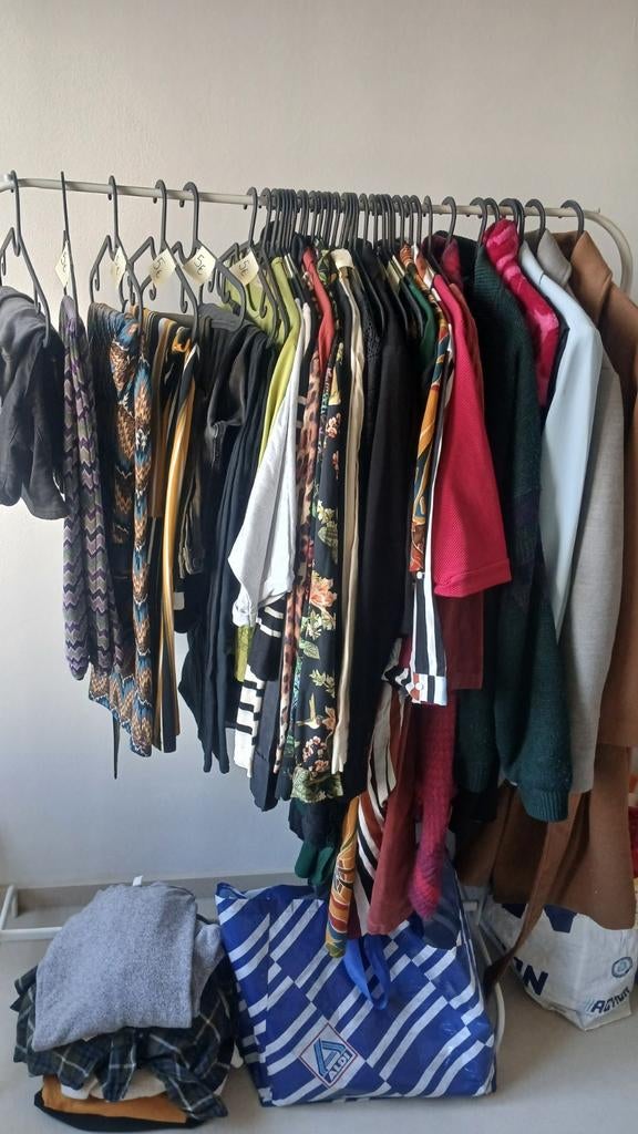 Lot dames kleding M/L gans lot is 50€ ook mogelijk per stuk, Kleding | Dames, Dames-kledingpakketten, Maat 38/40 (M), Ophalen