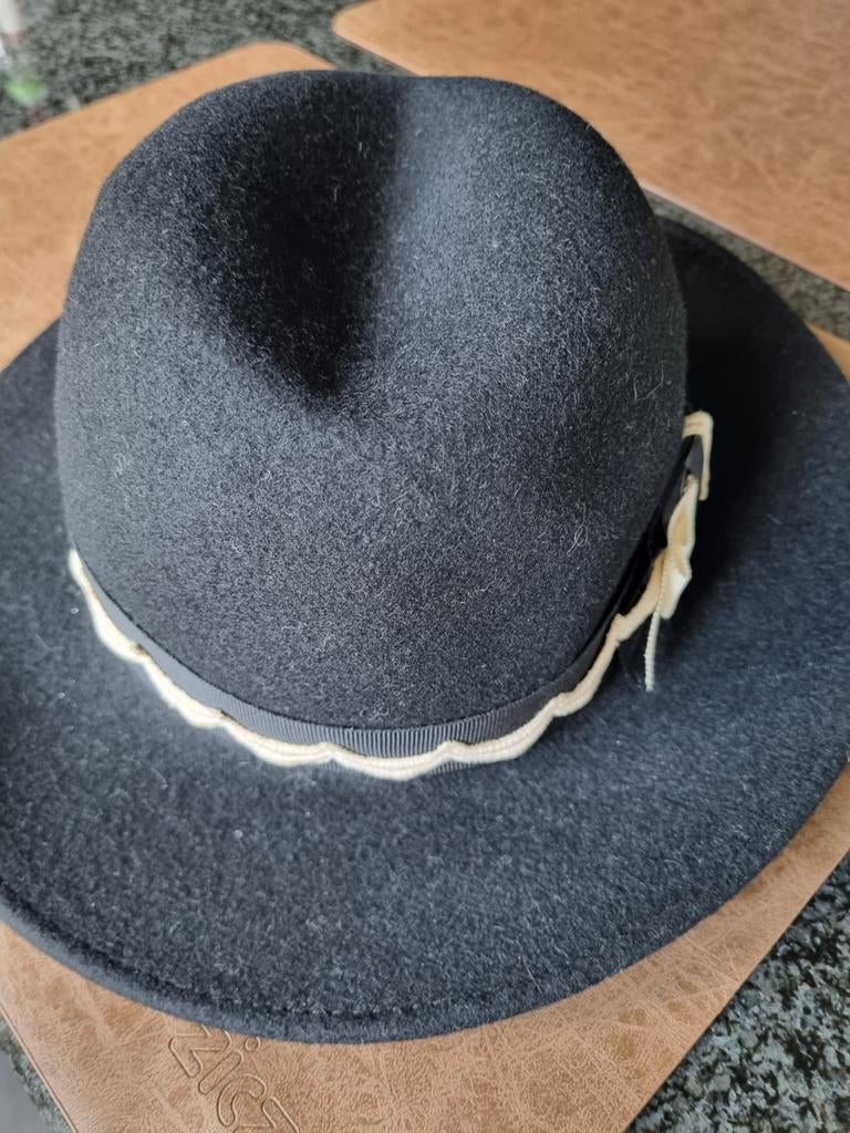 Zwarte hoed in vilt, Ophalen, Zo goed als nieuw, Hoed