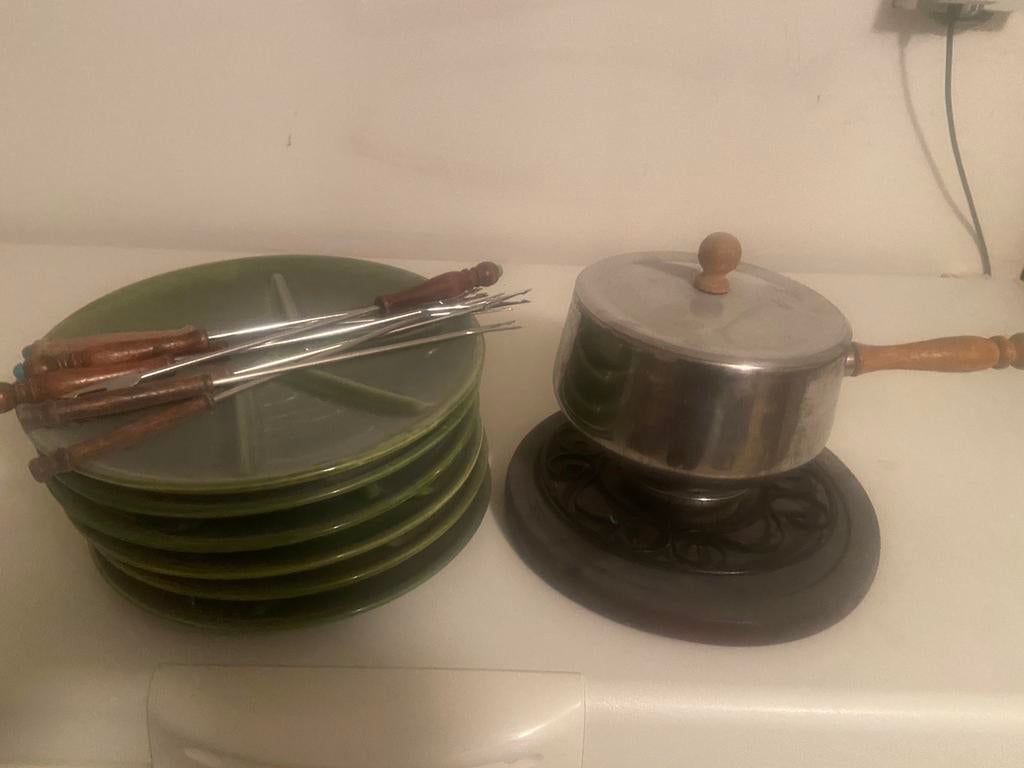 Service fondue avec 6 assiettes, Electroménager, Enlèvement, Utilisé