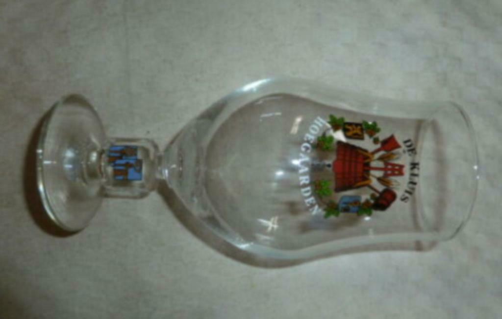 #H bier glas DE KLUIS HOEGAARDEN " dubbel wapenschild voet ", Ophalen of Verzenden, Nieuw, Bierglas