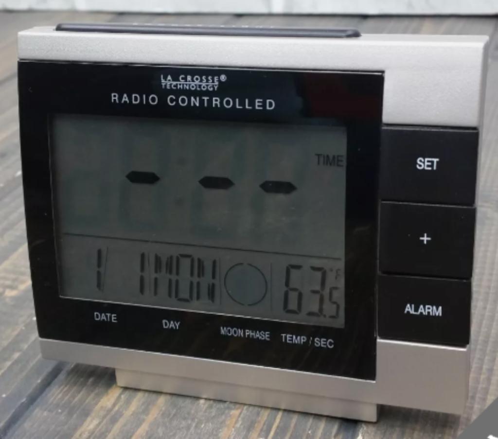 Réveil radio-piloté La Crosse Technology, phase lune, temp., Enlèvement ou Envoi, Neuf