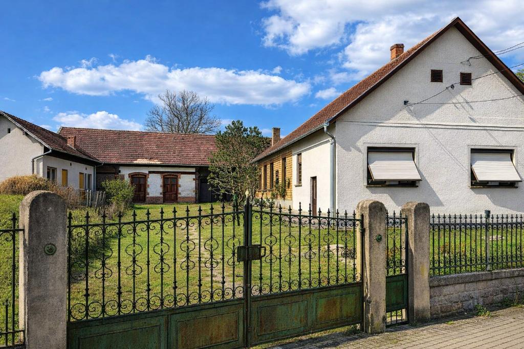 Landelijk wonen in Hongarije, Immo, 180 m², Dorp, 5 kamers, Bikal
