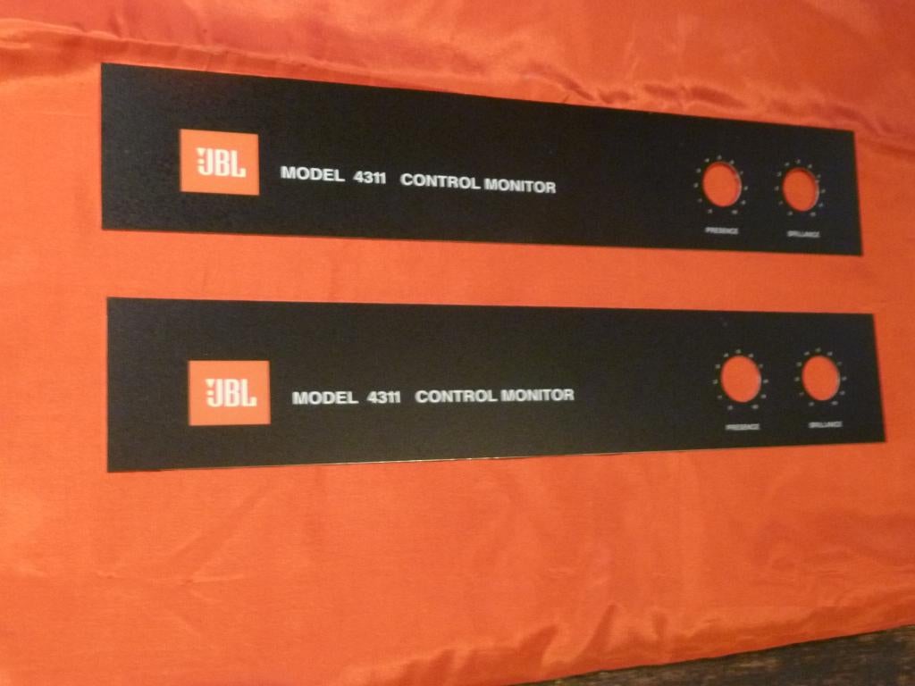 Pair de Logos neufs en Alu pour JBL 4311 à 99,99 €, Enlèvement ou Envoi, Neuf, Haut-parleurs Frontaux, Arrière ou Stéréo, JBL