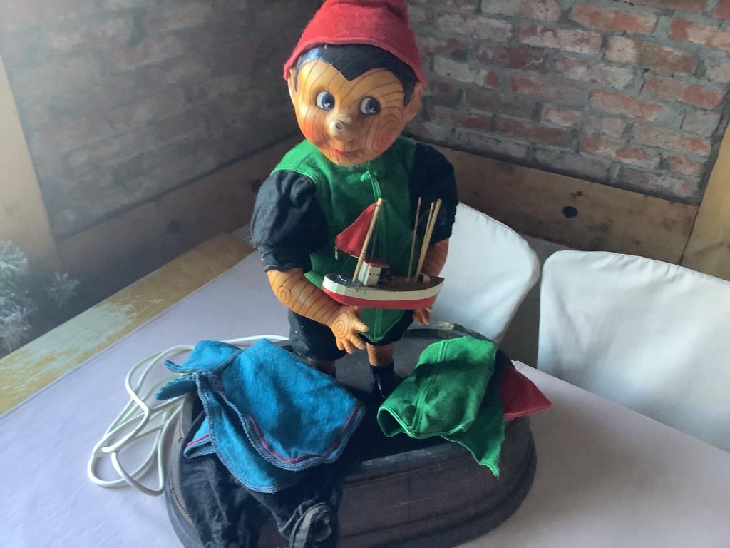 Pinokkio exclusief !!, Ophalen