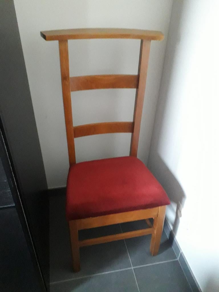 2 kerkstoelen, Ophalen