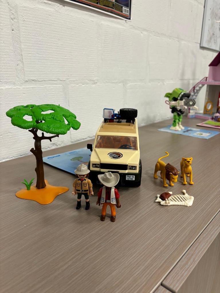 Playmobil - Safari jeep, Kinderen en Baby's, Ophalen, Zo goed als nieuw, Complete set