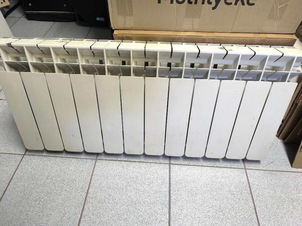 Radiateur en fonte alu, Comme neuf, Enlèvement, Radiateur, 30 à 80 cm