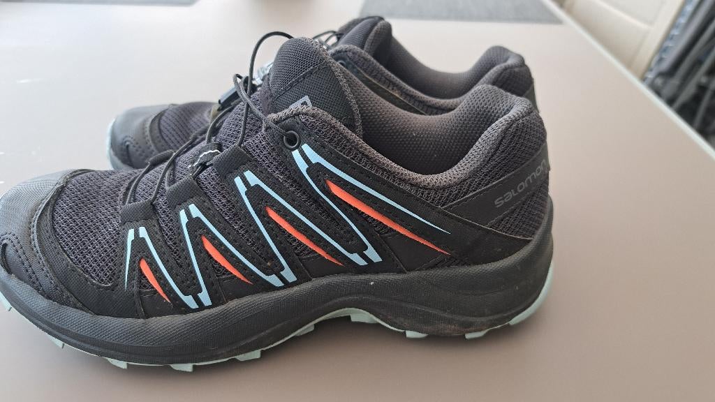 Dames wandelschoenen salomon, Sport en Fitness, Ophalen of Verzenden, Zo goed als nieuw, Schoenen