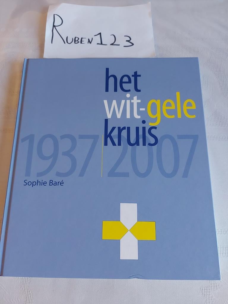 Het wit-gele kruis, Ophalen of Verzenden, Zo goed als nieuw