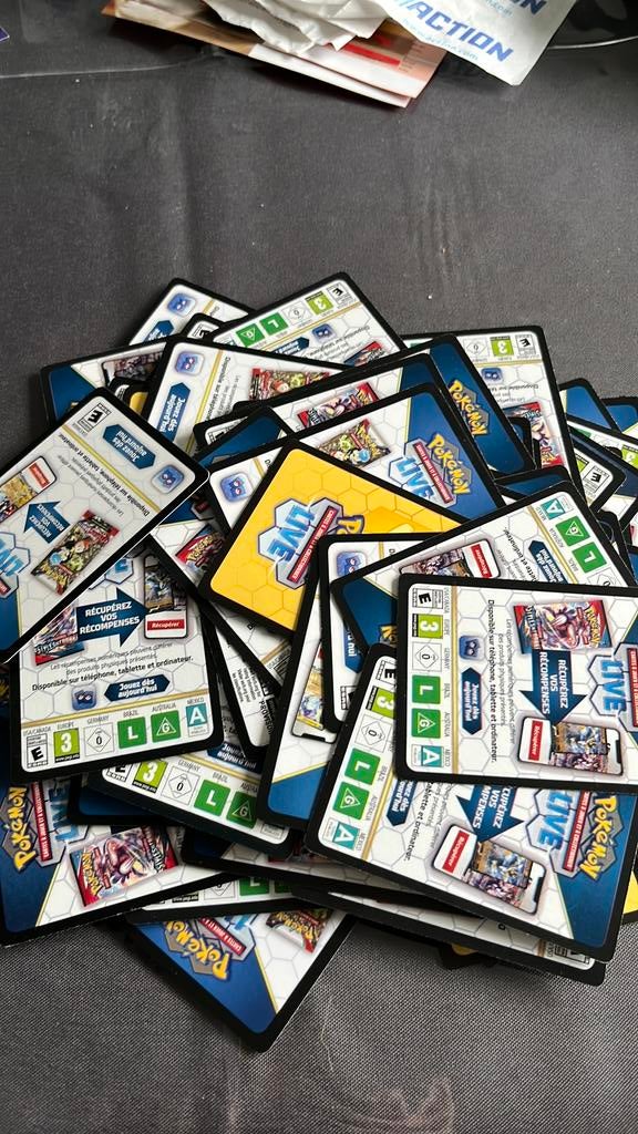 Lot  de 125 cartes codes Pokémon, Enlèvement ou Envoi, Comme neuf