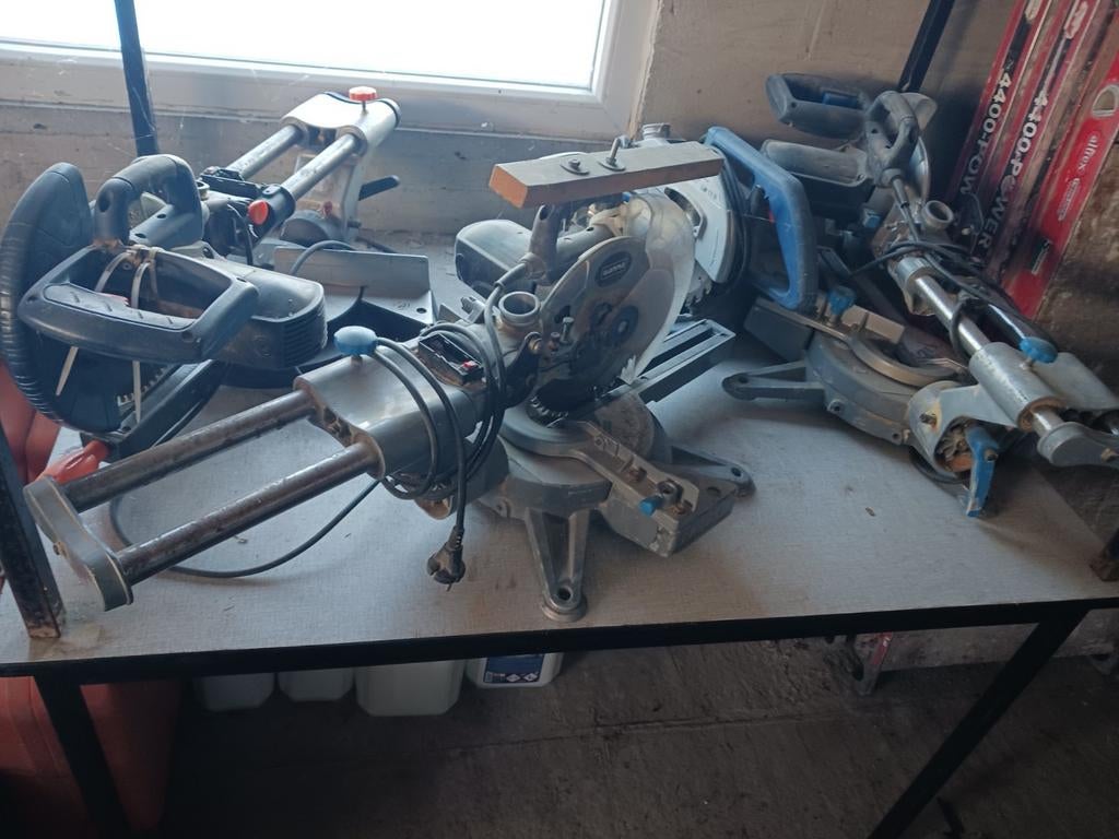 4 zaagmachine, Ophalen, Zo goed als nieuw