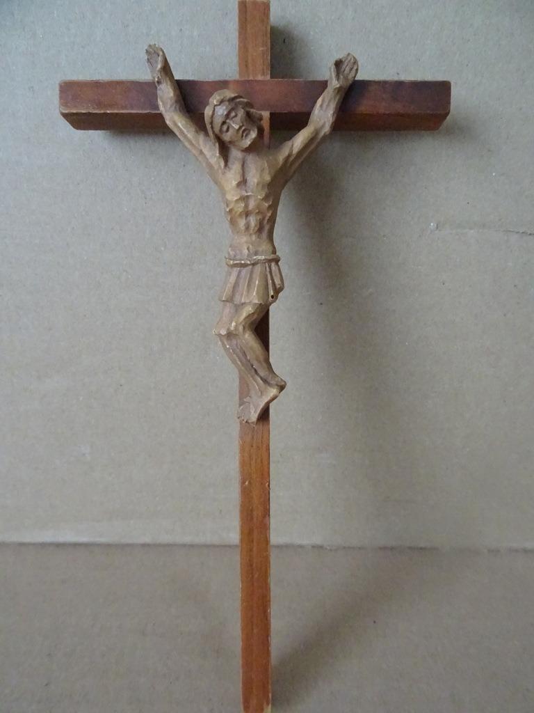 Houten kruis kruisbeeld Corpus Christi van kunsthars 19cm, Ophalen of Verzenden, Zo goed als nieuw, Overige typen, Christendom | Katholiek
