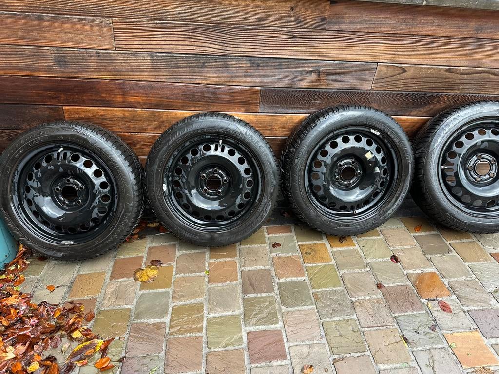 Kit hiver opel zafira tres  bonne etat tres peu utiliser, Pneus et Jantes, Pneus hiver, Véhicule de tourisme, 17 pouces