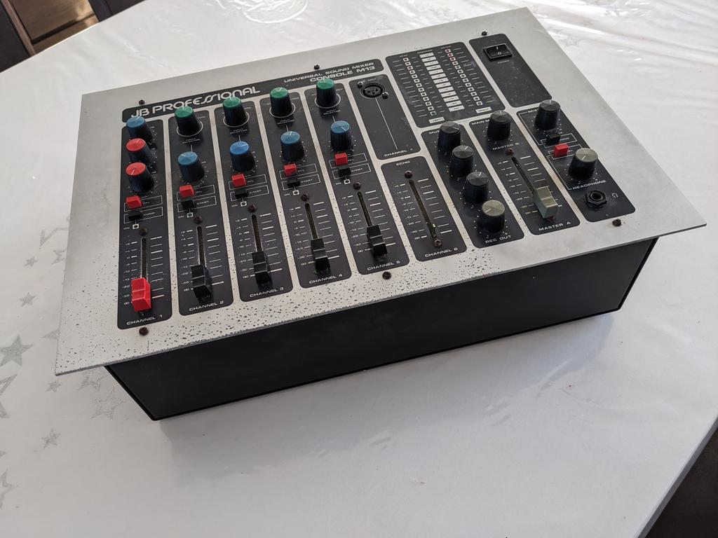 Mengpaneel van JB Professional, Muziek en Instrumenten, Mengpanelen, Ophalen, Zo goed als nieuw