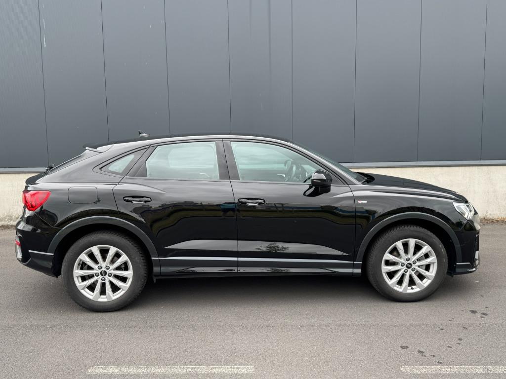 Audi Q3 35 TFSI Sportback S-Tronic S-Line | Navi | ZetVerw., Stof, 1498 cc, 4 cilinders, Zwart