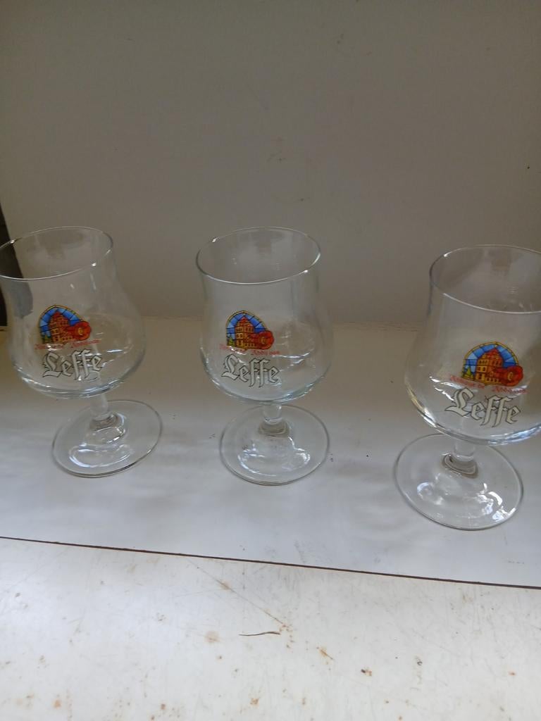 3 verres à tulipes Leffe, Collections, Marques de bière, Enlèvement ou Envoi, Comme neuf, Leffe
