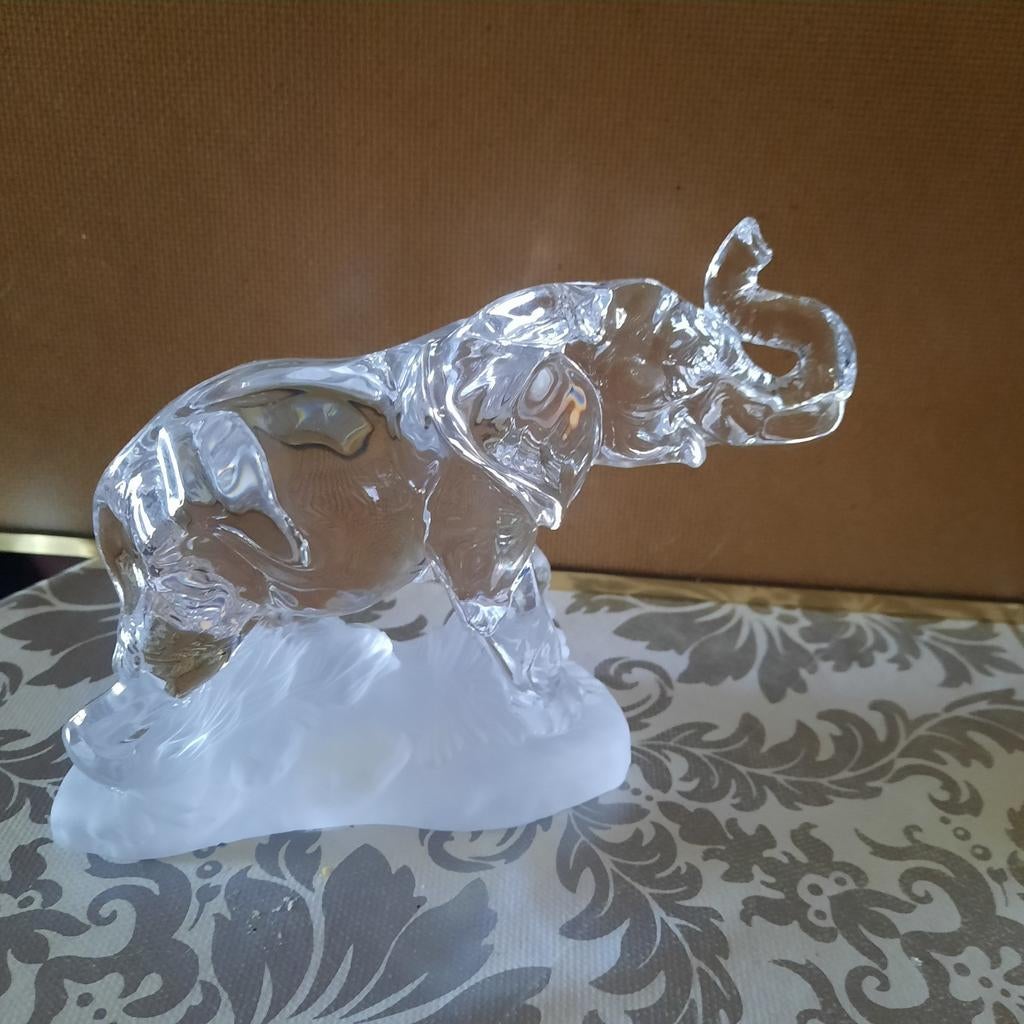 Olifant in kristal ( Nachtmann ) . 18 cm lang ., Enlèvement ou Envoi
