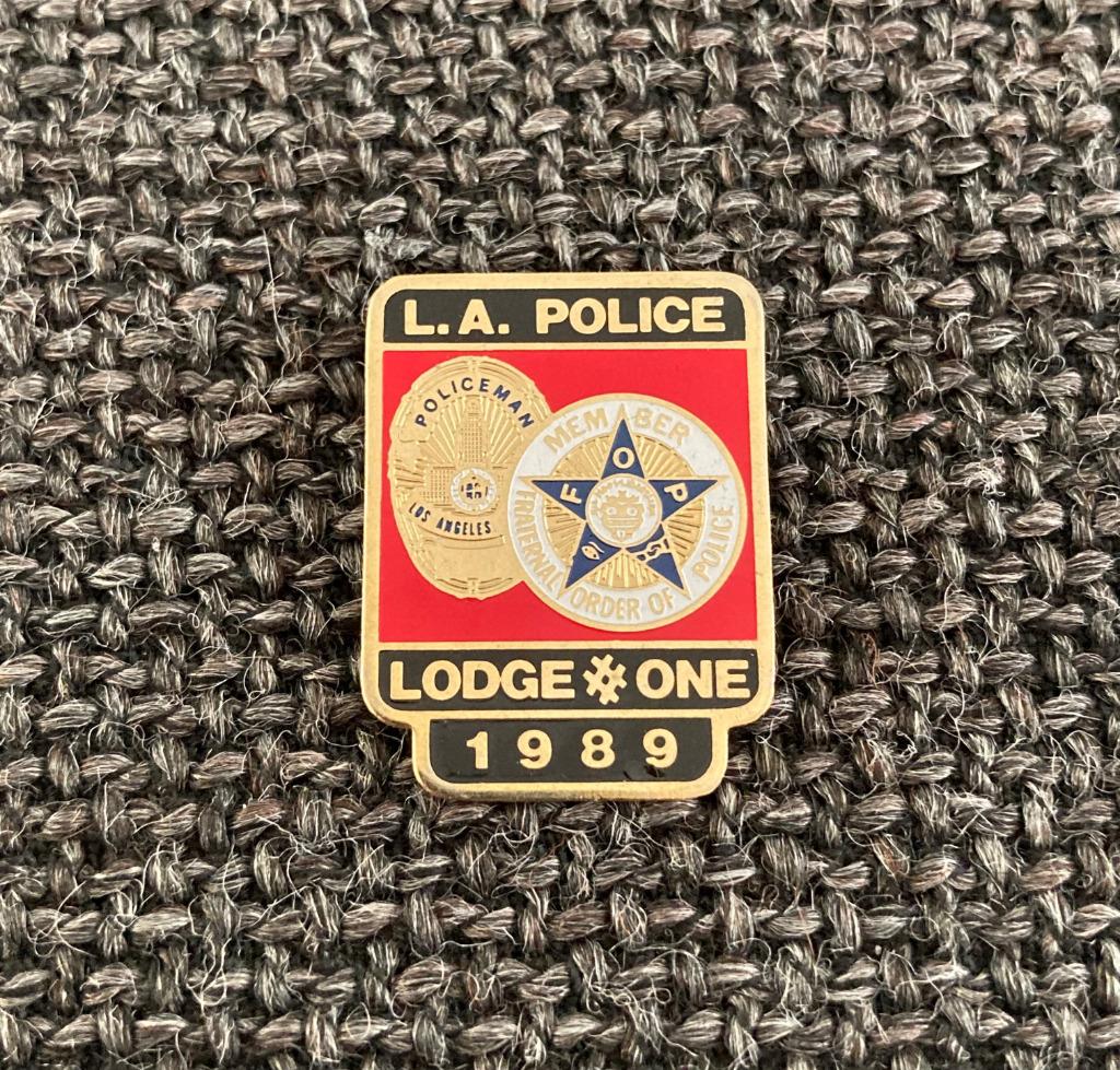 PIN - L.A. POLICE - LODGE ONE 1989 - POLITIE, Verzenden, Gebruikt, Overige onderwerpen, Speldje of Pin
