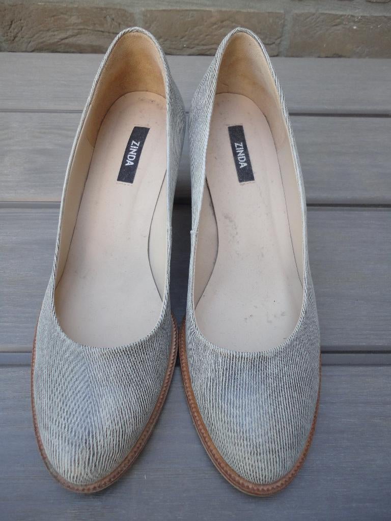 Zinda Pumps (39), Kleding | Dames, Schoenen, Zo goed als nieuw, Pumps, Grijs, Ophalen of Verzenden