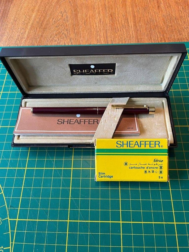 Vintage Sheaffer Targa Slim 1052S Metallic Garnet GT 14k, Verzamelen, Pennenverzamelingen, Ophalen of Verzenden, Sheaffer