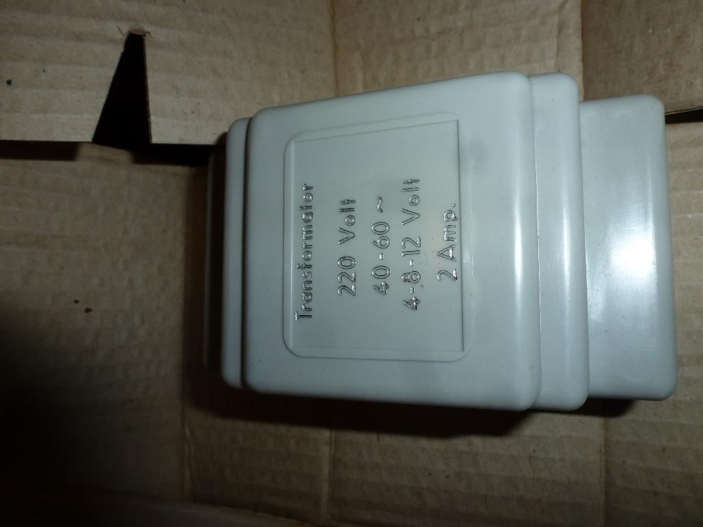 transfo 220V 4-8-12 V 2A nieuw in verpakking, Enlèvement ou Envoi, Neuf
