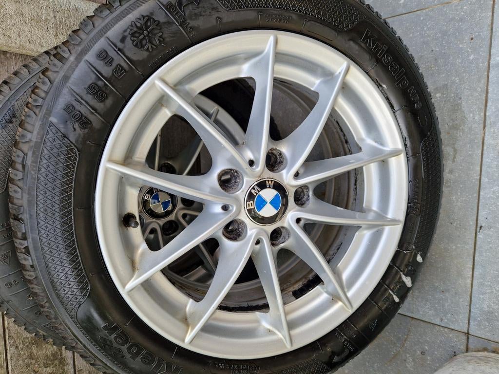 3 nieuwe banden plus een velg voor BMW, Auto-onderdelen, Ophalen, Band(en)