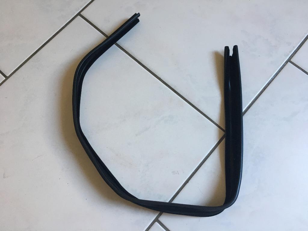 te koop raamgeleidingsrubber middenstijl dodge b100 b200, Ophalen of Verzenden, Nieuw, Dodge
