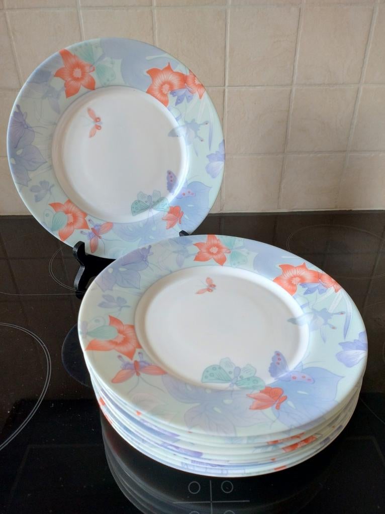 12 assiettes plates arcopal, Maison & Meubles, Enlèvement ou Envoi, Comme neuf