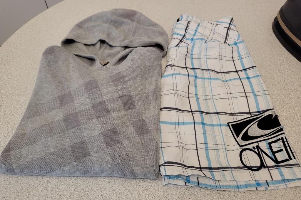 Burberry pull, zwemshort O'Neill 14 jaar, Enlèvement ou Envoi, Comme neuf