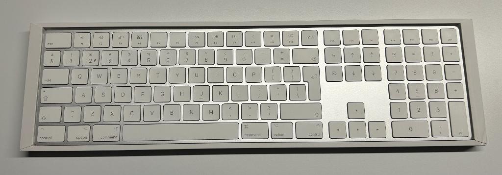 Clavier Apple avec NUM Pad argent - blanc, Neuf, Enlèvement, Qwerty, Apple