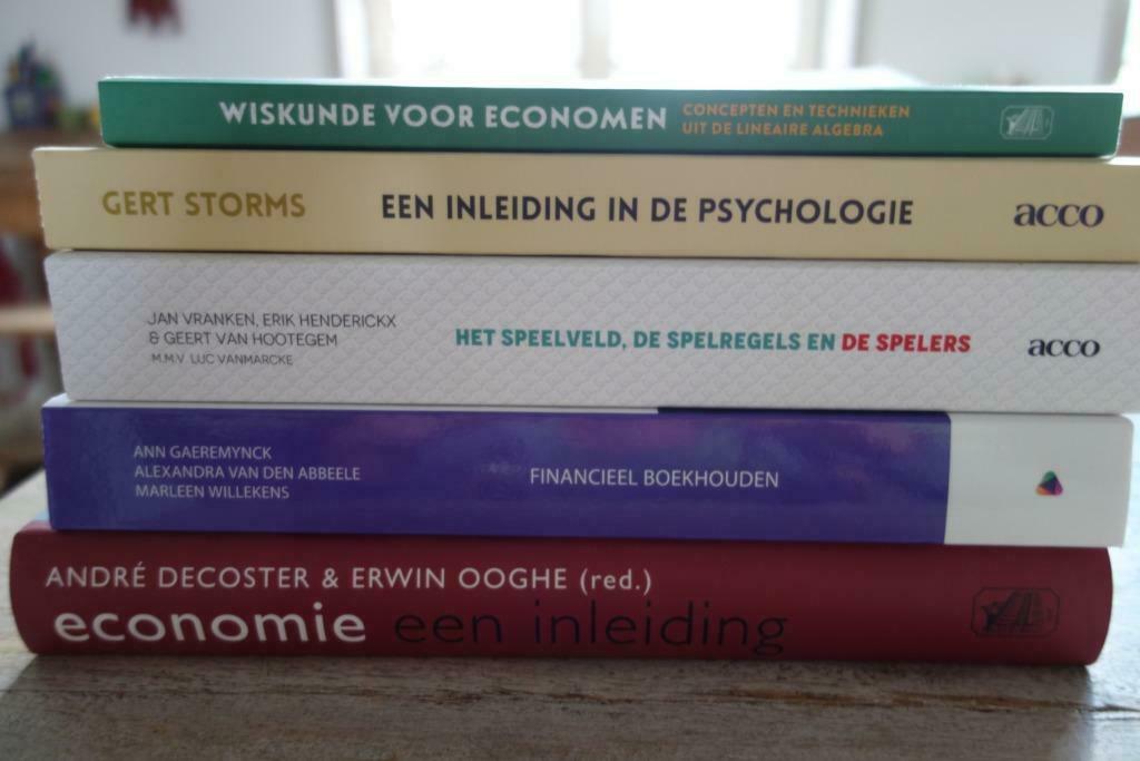handboeken Economische wetenschappen KUL 1ste jaar (nieuw), Boeken, Ophalen of Verzenden, Nieuw