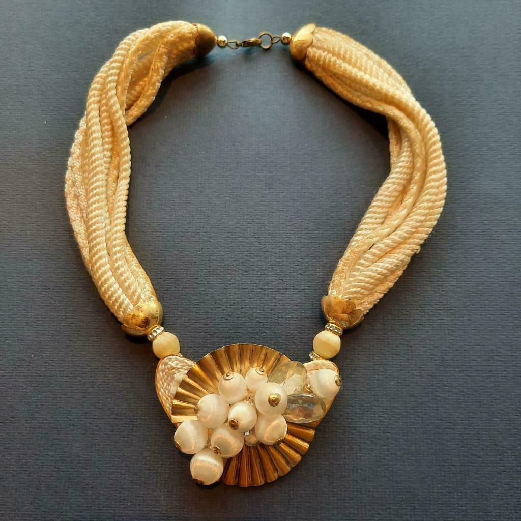 mooie vintage ketting, Handtassen en Accessoires, Kettingen, Ophalen of Verzenden, Gebruikt, Beige, Overige materialen