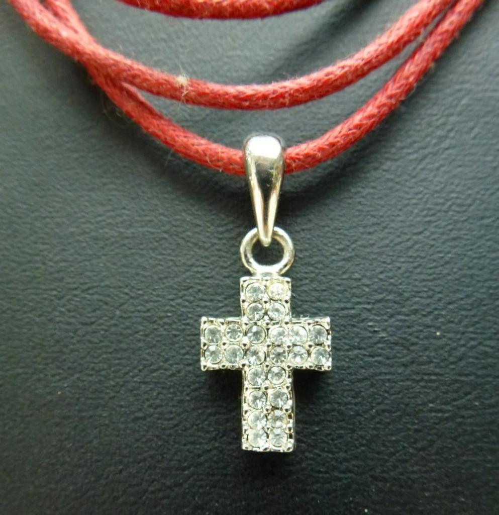 collier avec pendentif petite croix, Rouge, Enlèvement ou Envoi, Avec pendentif, Utilisé