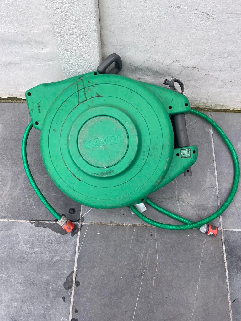 Tuyau d'arrosage automatique à enroulement automatique, Enlèvement, Utilisé, Tuyau d'arrosage