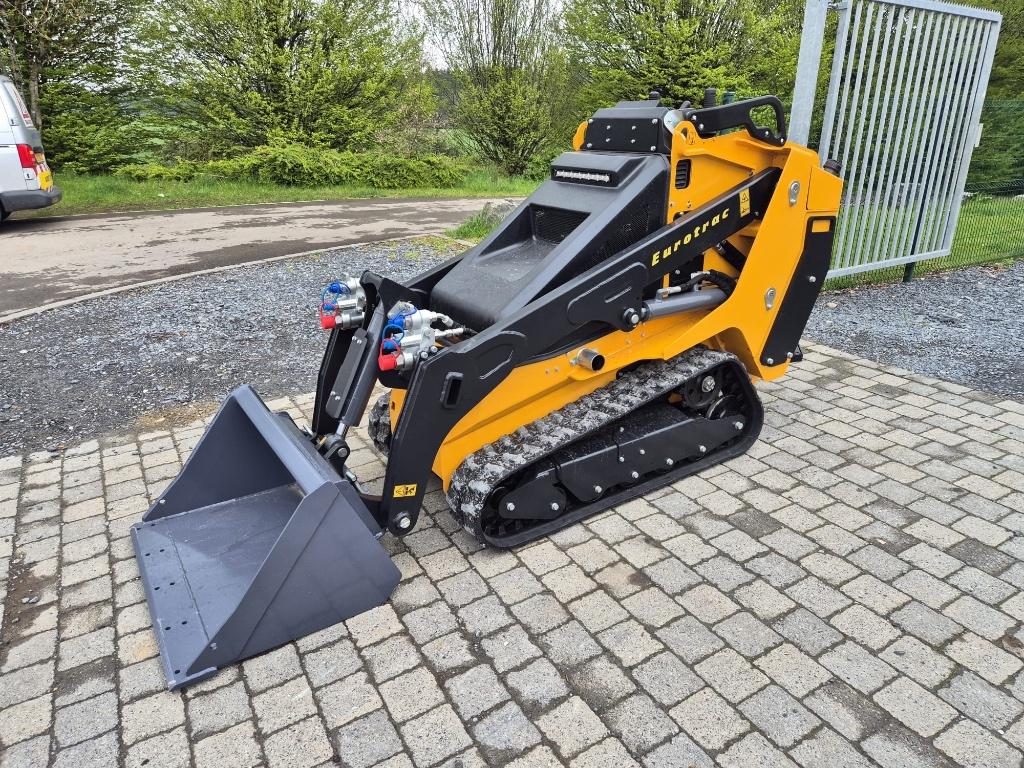 Eurotrac SK10 chenillard, Articles professionnels, Machines & Construction | Grues & Excavatrices, Enlèvement