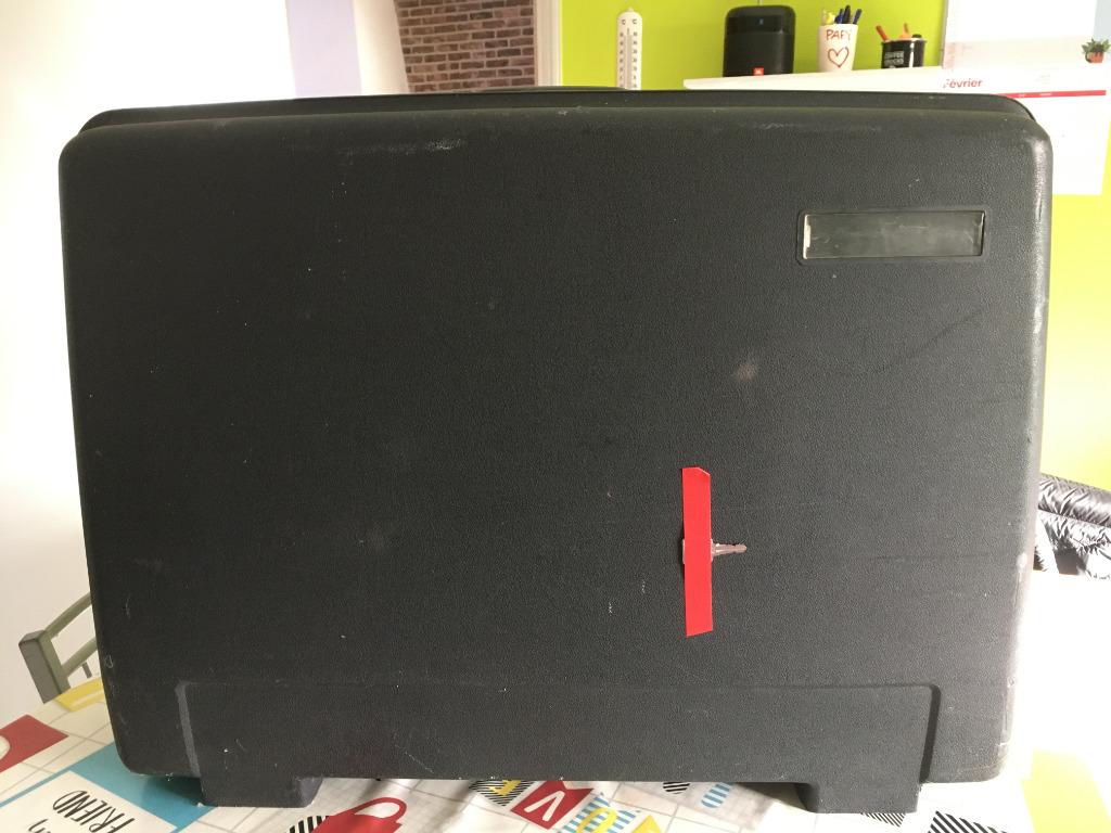 VALISE DELSEY, Plastique dur, Enlèvement, 60 à 70 cm, 45 à 55 cm