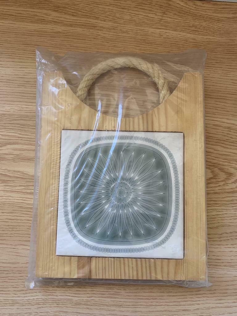 Planche  à pain + carrelage décoration ou sous plat, Maison & Meubles, Accessoires pour la Maison | Sous-verres & Sous-plats, Neuf