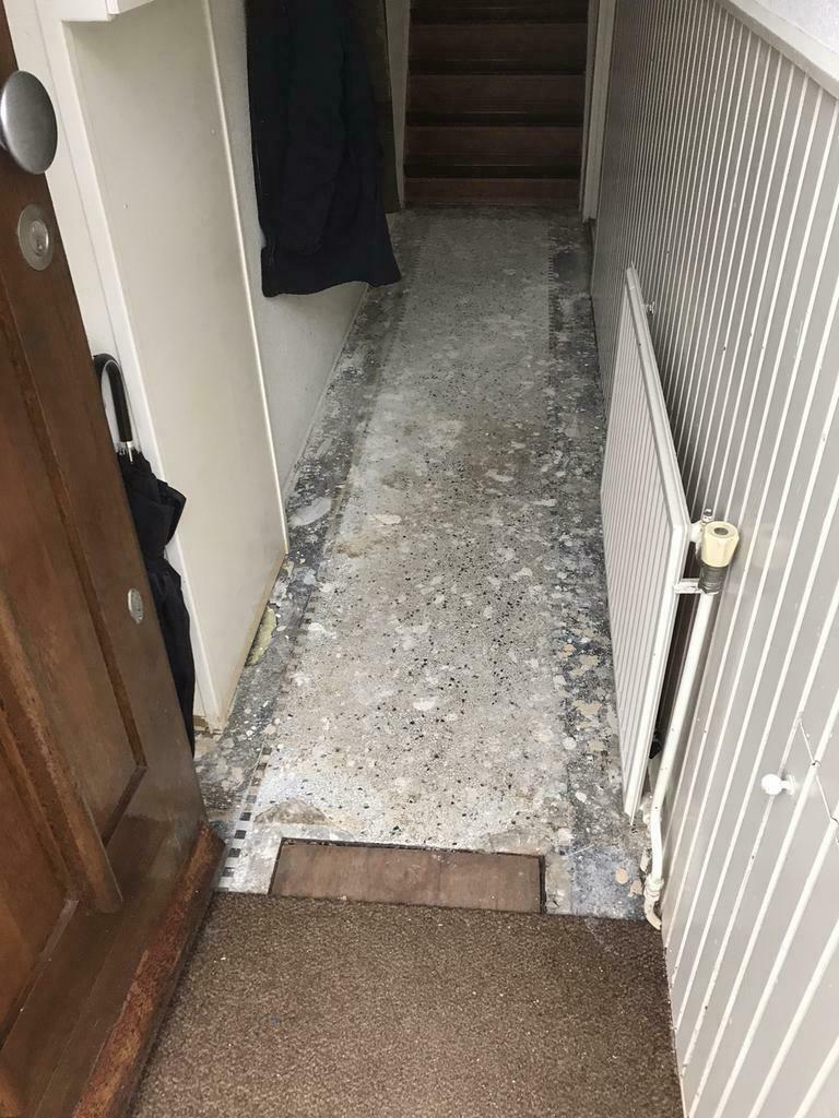 Restauratie polijsten Terrazzo vloer, Ophalen