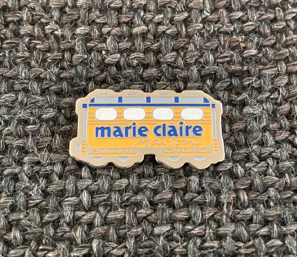 PIN - MARIE CLAIRE - TREIN - TRAIN - TRAM, Verzenden, Gebruikt, Overige onderwerpen, Speldje of Pin