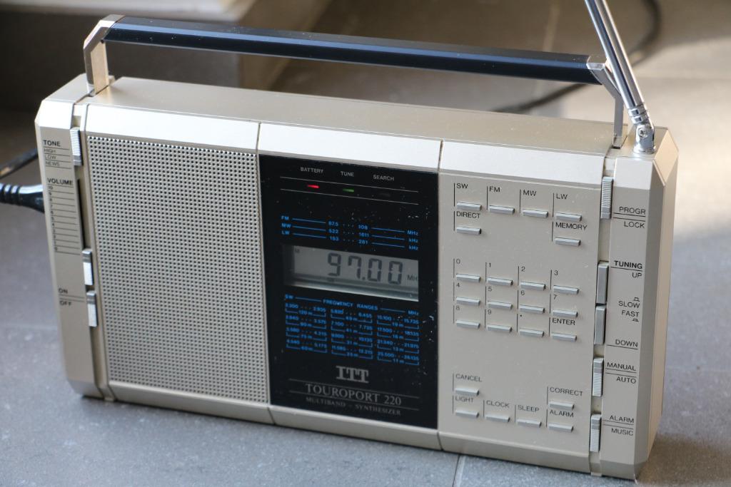 ITT Touroport 220 digitale radio uit de jaren 80, Ophalen of Verzenden