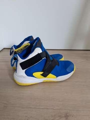 Basketschoenen Decathlon maat 36, Sport en Fitness, Basketbal, Ophalen of Verzenden, Gebruikt, Schoenen