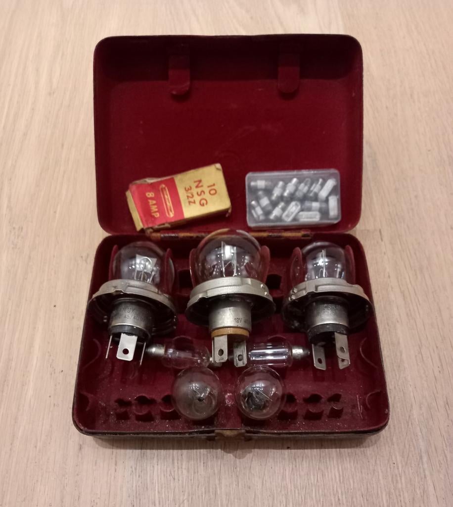 Ampoules et fusibles pour oldtimer, voiture ancienne, Enlèvement ou Envoi, Comme neuf