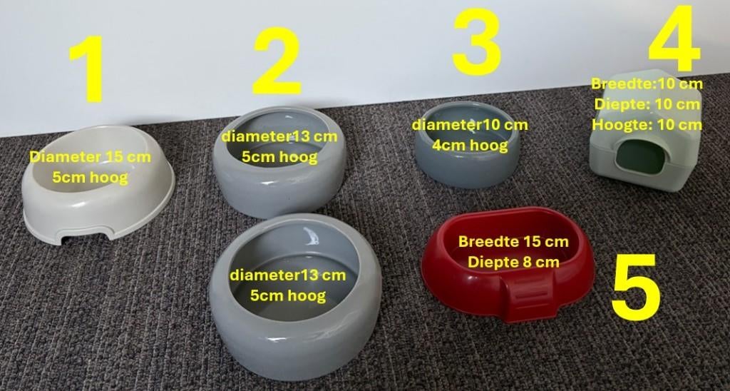 Diverse drink- en eetbakjes (hamster of  konijn ), Ophalen, Gebruikt