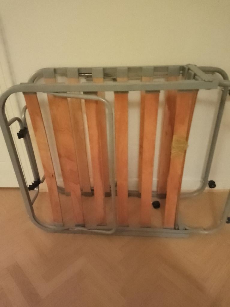 Plooibed zonder matras, Ophalen, Gebruikt, Eenpersoons, Bedbodem