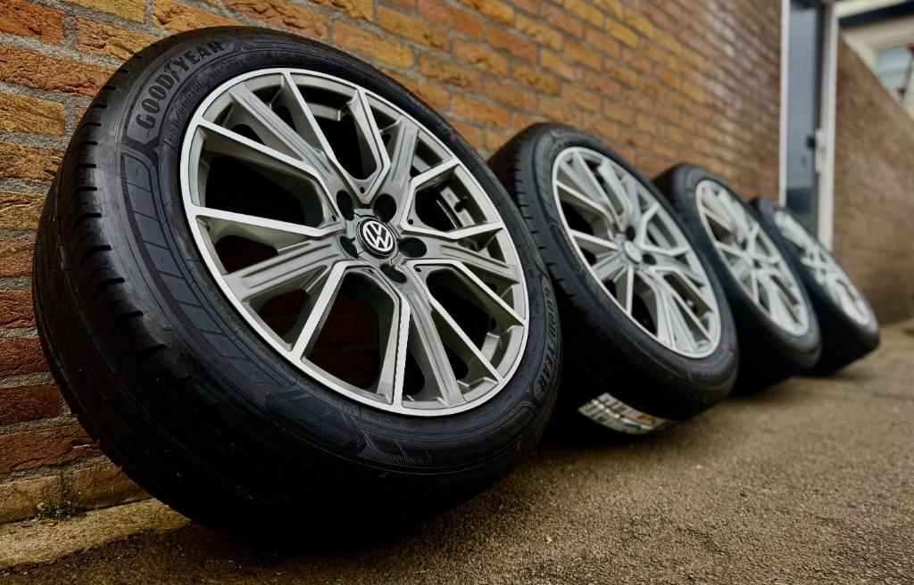 MAN TGE CRAFTER 19 inch verzwaard velgen zilver, Auto-onderdelen, Banden en Velgen, 19 inch, Bestelwagen, Banden en Velgen, Ophalen of Verzenden