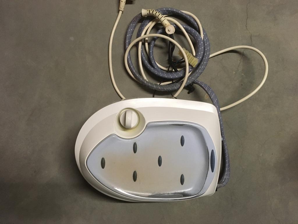 Cuve centrale vapeur calor 2830 avec bouchon, Electroménager, Utilisé, Fer à repasser avec cordon